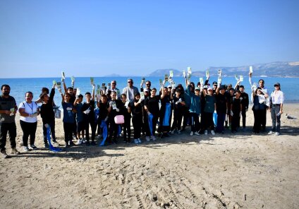 Silifke'de Avrupa Mavi Okul Projesi kapsamında “Kıyı Temizliği ve Çevre Farkındalığı Etkinliği” gerçekleştirdi.