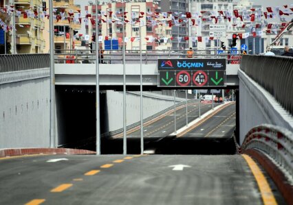 Mersin Büyükşehir, Göçmen’deki Katlı Kavşağı 85. Gününde Trafiğe Açtı