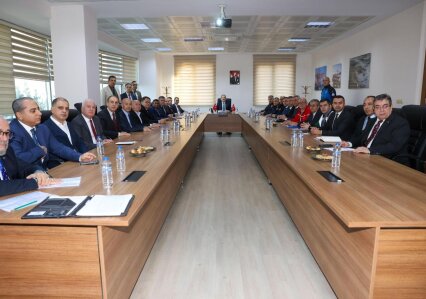 VALİ ALİ HAMZA PEHLİVAN BAŞKANLIĞINDA MERSİN LİMANI DEĞERLENDİRME VE KOORDİNASYON TOPLANTISI GERÇEKLEŞTİRİLDİ