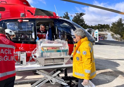 Gülnar'dan Mersin'e Umut Yolculuğu: 34 Haftalık Bebekler Helikopter Ambulansla Taşındı