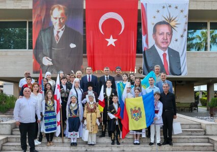 23 NİSAN ULUSAL EGEMENLİK VE ÇOCUK BAYRAMI KAPSAMINDA 7 ÜLKEDEN İLİMİZE GELEN ÇOCUKLAR MERSİN VALİSİNİ ZİYARET ETTİ