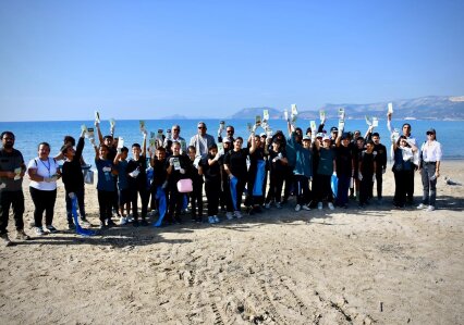 Silifke'de Avrupa Mavi Okul Projesi kapsamında “Kıyı Temizliği ve Çevre Farkındalığı Etkinliği” gerçekleştirdi.