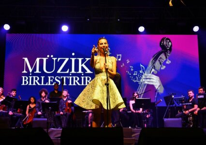Zeynep Casalini, 20. Mersin Uluslararası Müzik Festivali’nde Konser Verdi