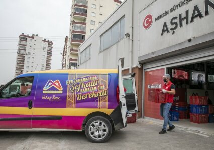 Büyükşehir, Ramazan’ın Yarısında 200 Bin İftar Yemeği Dağıttı