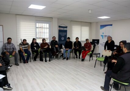 Akdeniz Belediyesin'den Engelli Vatandaşlara "İş Kulübü Eğitimi"