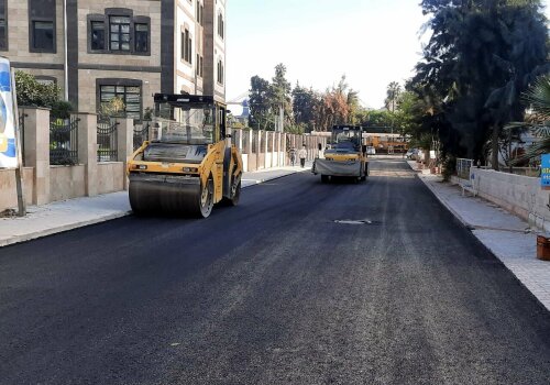 AKDENİZDE SICAK ASFALT KAPLAMA ÇALIŞMALARI SÜRÜYOR