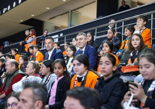 ÇBK Mersin - Valencia Maçını Çocuklar Vali İle Seyretti