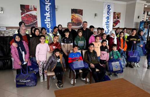 Yenişehir Anadolu İmam Hatip Lisesi İyilik Timi, Yetim Öğrencilerin Bayramlıklarını Temin Etti!