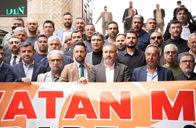Mersin Milli İrade Platformu Adına Başkan Ertuğrul Yıldız Yolsuzluk Soruşturmaları ve Eylemlerle İlgili Basın Açıklamasında Bulundu