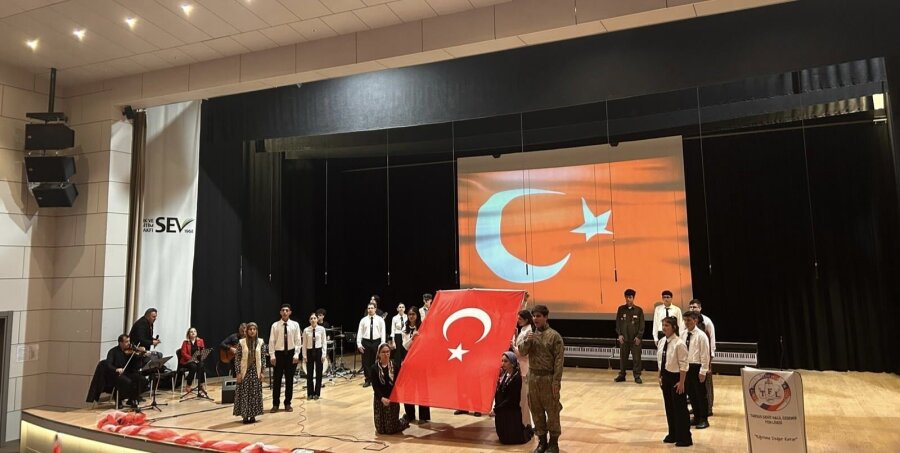 İstiklal Marşı'nın Kabulünün 104. Yıl Dönümü Tarsus Şehit Halil Özdemir Fen Lisesinde Coşkuyla Kutlandı