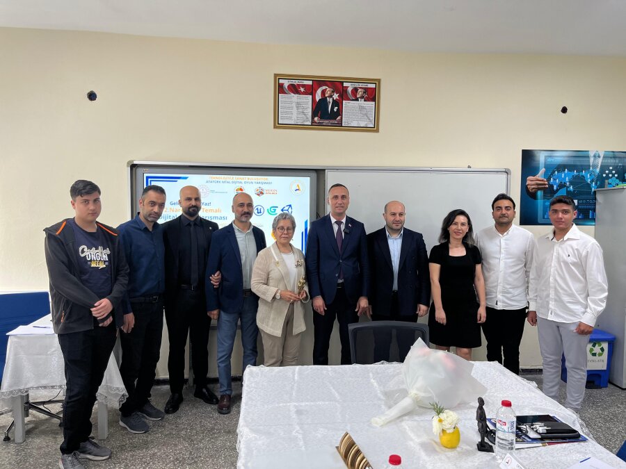 Kodlarla Narenciye Bahçesi: Genç Zihinler Geleceği Yazdı!