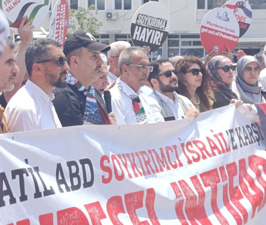 Mersin’de VELA Gemisi Protesto Edildi: “Katil İsrail’e Yük Taşıyan Gemileri Limanlarımızda İstemiyoruz”