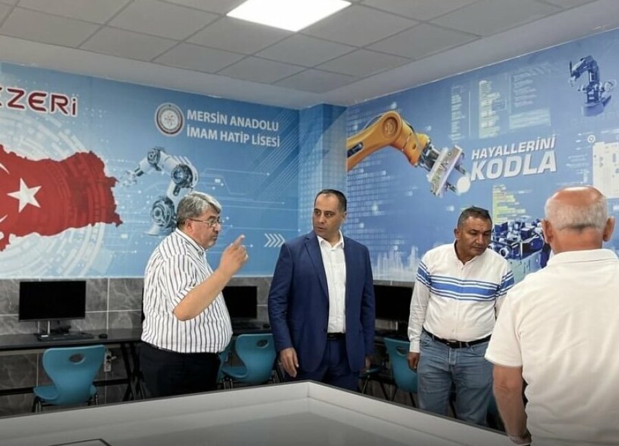 İmam Hatip Okullarımızın Kuruluşunun 73. Yıldönüm Programı Mersin Anadolu İmam Hatip Lisesi'nde Gerçekleşti.