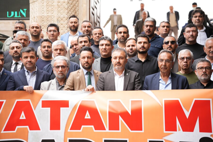 Mersin Milli İrade Platformu Adına Başkan Ertuğrul Yıldız Yolsuzluk Soruşturmaları ve Eylemlerle İlgili Basın Açıklamasında Bulundu