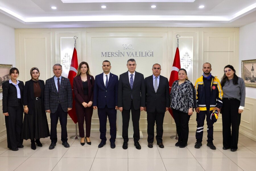Mersin Valisi Atilla Toros, 14 Mart Tıp Bayramı vesilesiyle İl Sağlık Müdürü V. Uzm. Dr. İbrahim Akça ve beraberindeki heyet ile görüştü.