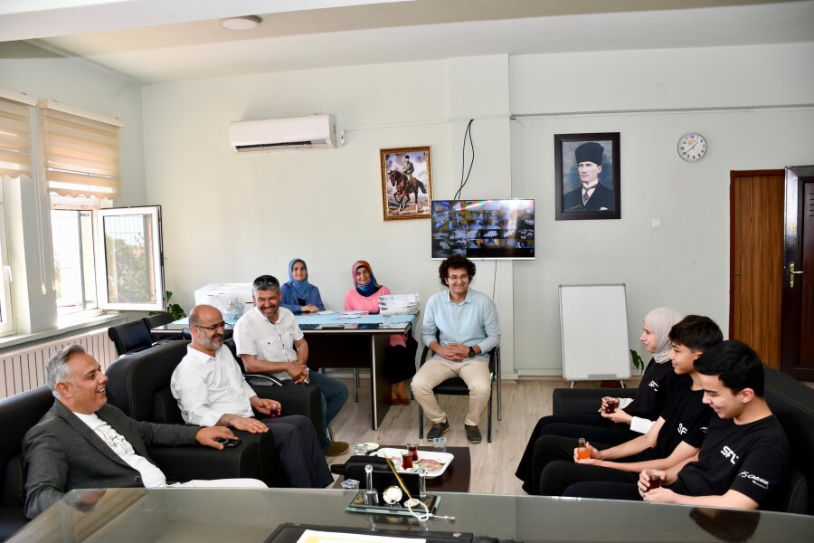 Silifkeli Öğrencilere Umre Ödüllü Bilgi Yarışmasında Büyük Onur