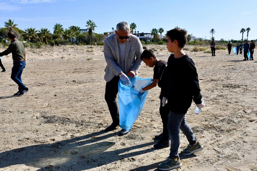 Silifke'de Avrupa Mavi Okul Projesi kapsamında “Kıyı Temizliği ve Çevre Farkındalığı Etkinliği” gerçekleştirdi.