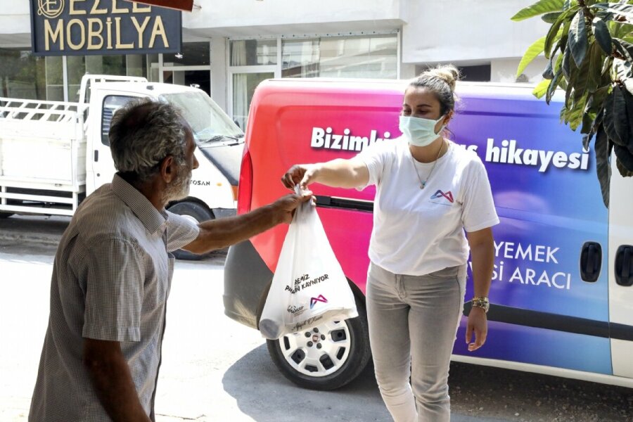 Mersin Büyükşehir’in 3 Çeşit Yemek Hizmeti, 3 Milyon Pakete Ulaştı