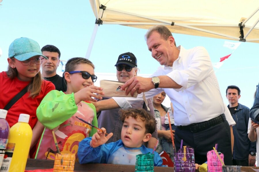 23 Nisan Coşkusu Büyükşehir’le Mersin’i Sardı