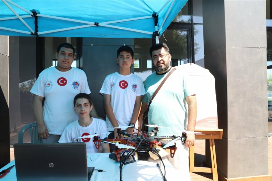 AKDENİZ’DE BİLİM ŞENLİĞİ VE ROBOT YARIŞMASI